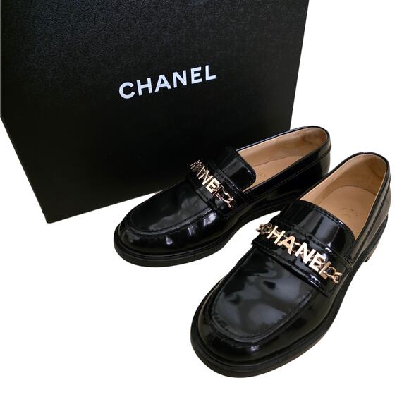Chanel 2022 Patent Leather CC Logo Loafers Black IT 36 US 5–5.5 - Picture 16 of 16